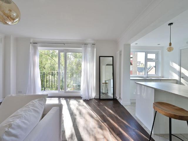 Queens Gate Gardens, West Putney, London SW15, 2 bed flat to rent, £2,550 pcm | PrimeLocation