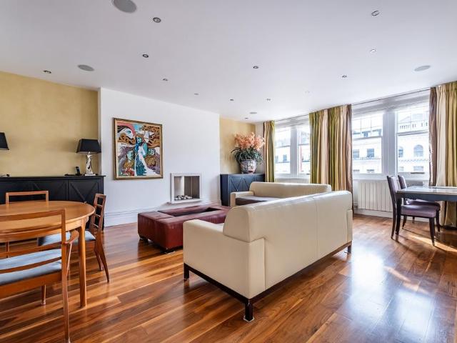 Queen's Gate London SW7 3 bed flat to rent £9,950 pcm £2,296 pw