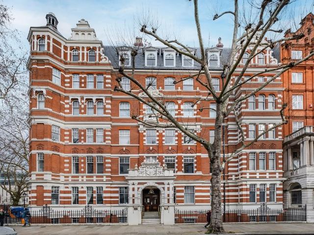 Queen's Gate, London SW7, 3 bed flat to rent, £9,950 pcm | PrimeLocation