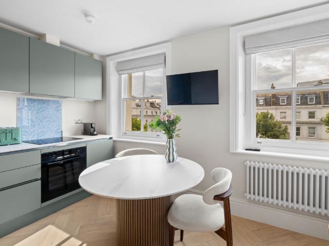 Queens Gate, South Kensington, London SW7, 1 bed flat to rent, £3,000 pcm | PrimeLocation