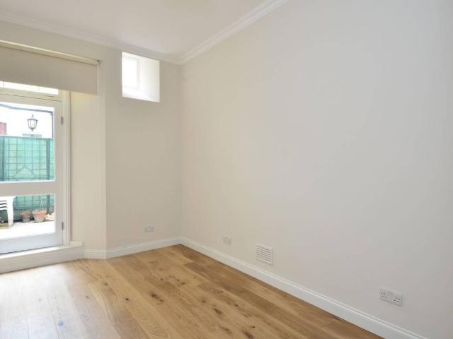 Queens Gate, South Kensington, London SW7, 2 bed flat to rent, £3,034 pcm | PrimeLocation