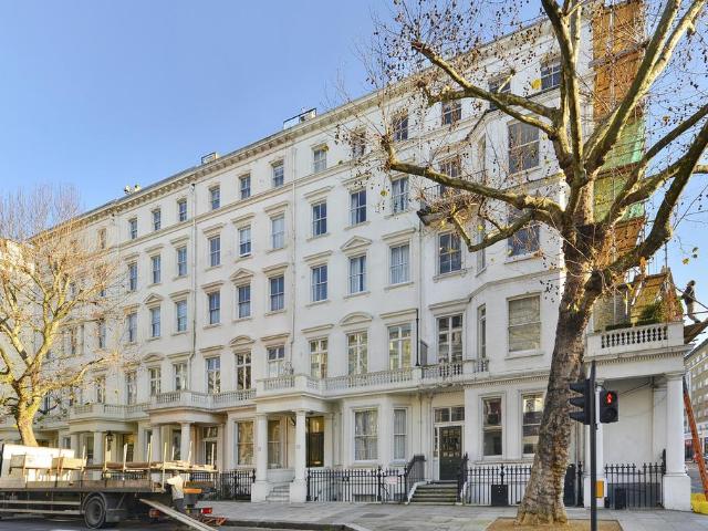 Queen's Gate, South Kensington. 1 bed flat to rent £3,300 pcm £762 pw