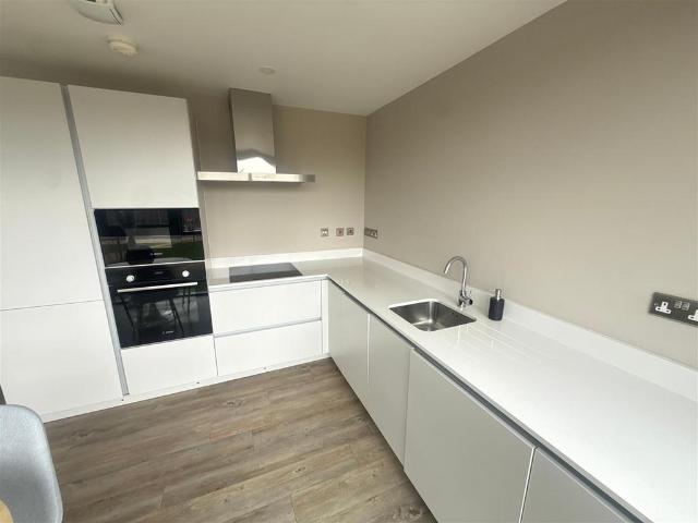 Queens Gardens, 75 Queens Dock. 2 bed apartment to rent £1,600 pcm £369 pw