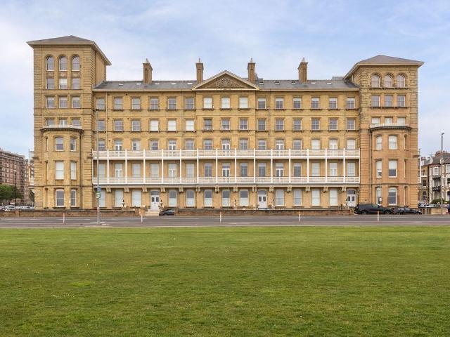 Kings House, Brighton BN3, 1 bed flat to rent, £2,000 pcm | PrimeLocation