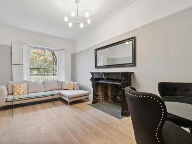 Queen's Gardens, London W2 2 bed flat to rent £3,402 pcm £785 pw