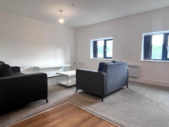 Queens Gardens, Newcastle Under Lyme ST5, 2 bed flat to rent, £1,205 pcm | PrimeLocation