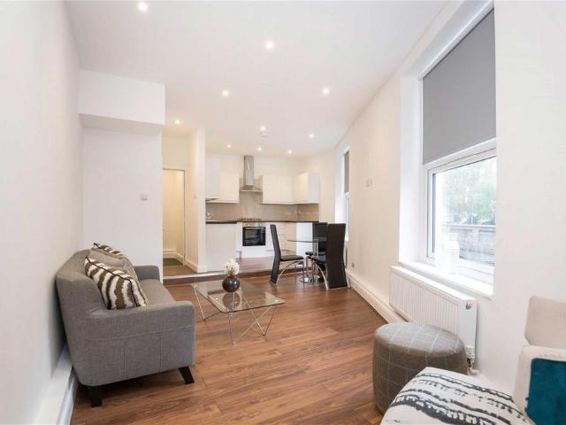 Queens Grove, London, NW8 2 bed house to rent £3,449 pcm £796 pw