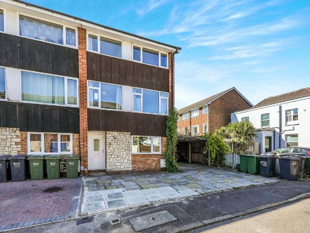 Queens Drive, Guildford GU2, 1 bed property to rent, £650 pcm | PrimeLocation