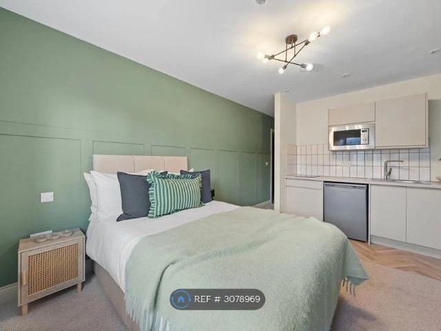 Queens Drive, Mossley Hill, Liverpool L18, Studio to rent, £960 pcm | PrimeLocation