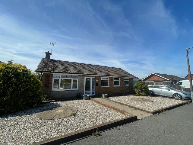 Queens Drive, Nottingham NG16, 3 bed property to rent, £1,200 pcm | PrimeLocation