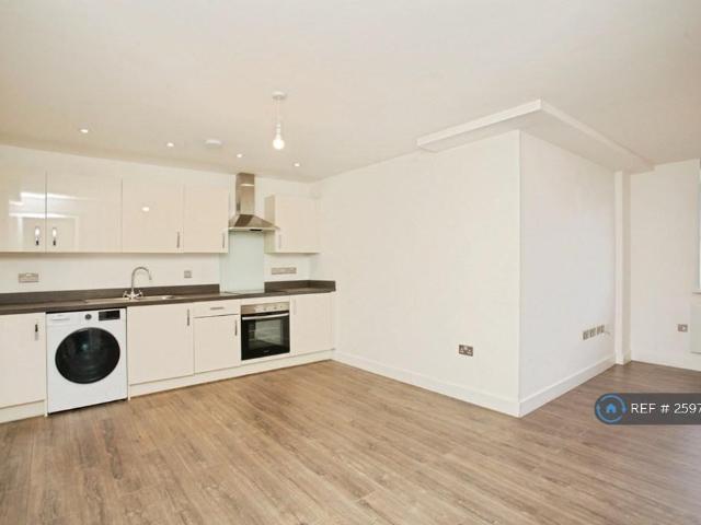 Queens House, Coventry, CV1 1 bed flat to rent £1,000 pcm £231 pw