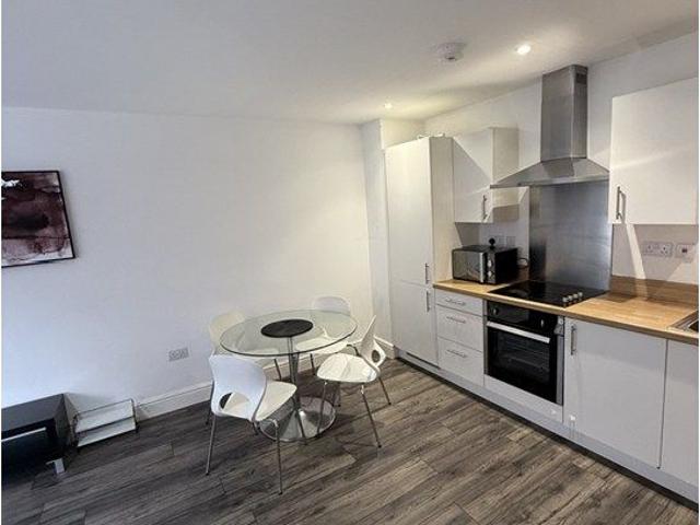 Queens House, Sheffield S1, 2 bed flat to rent, £999 pcm | PrimeLocation