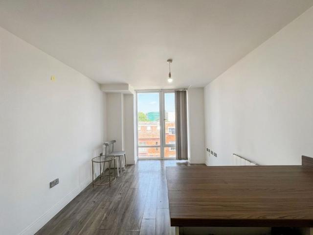 Queens House, Queens Road, CV1 1 bed apartment to rent £925 pcm £213 pw