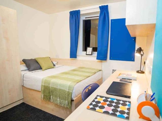 Queen's Hospital Close, Birmingham Has an Apartment