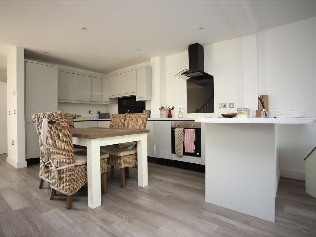 Queens Head Close, Aston Cross, Tewkesbury, Gloucestershire GL20, 3 bed link detached house to rent, £1,750 pcm | PrimeLocation