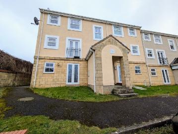 Queens Square, Chippenham SN15, 2 bed flat to rent, £1,050 pcm | PrimeLocation