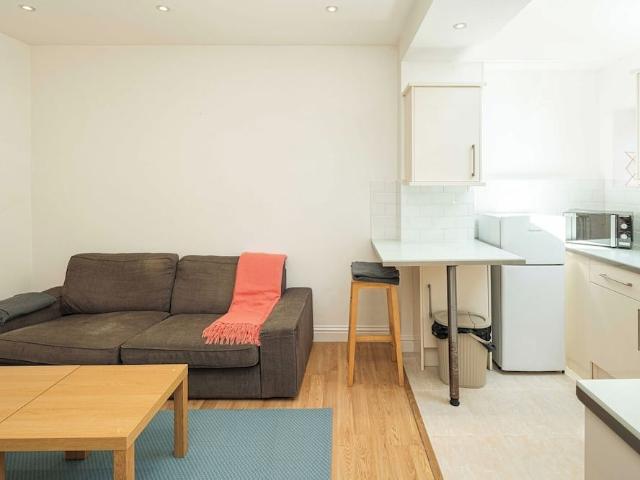 Queen's Park, W10 4LA, United Kingdom | 2 bed apartment for rent #150258545 | Rentberry