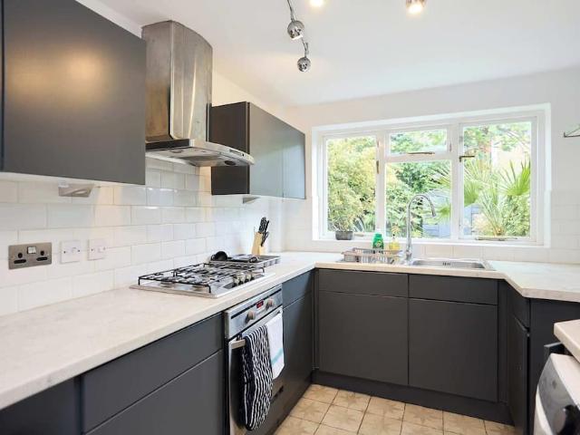 Queen's Park, W10 4QQ, United Kingdom | 3 bed townhouse for rent #168028021 | Rentberry