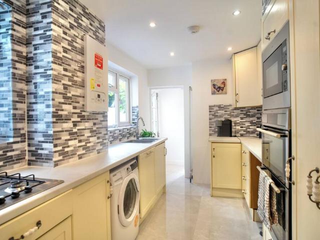 Queen's Park, W10 4RT, United Kingdom | 4 bed townhouse for rent #160265462 | Rentberry