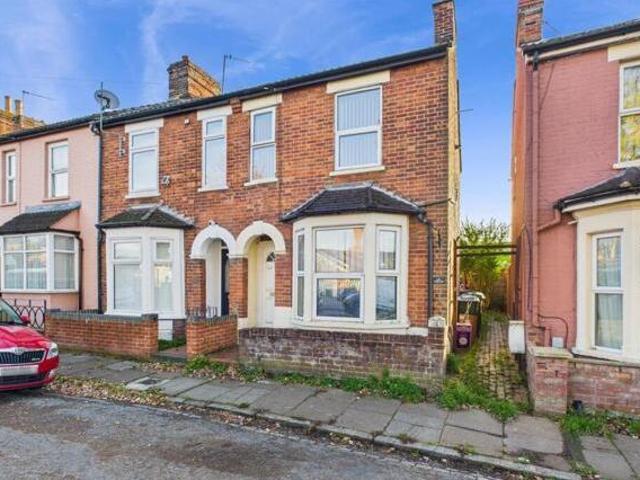 Queens Park, Aylesbury, 1 Bedroom Maisonette