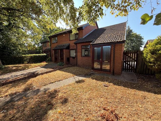 Queens Park Gardens, Crewe CW2, 1 bed end terrace house to rent, £750 pcm | PrimeLocation