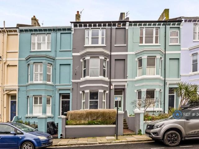 Queens Park Road, Brighton, BN2 1 bed flat to rent £1,399 pcm £323 pw