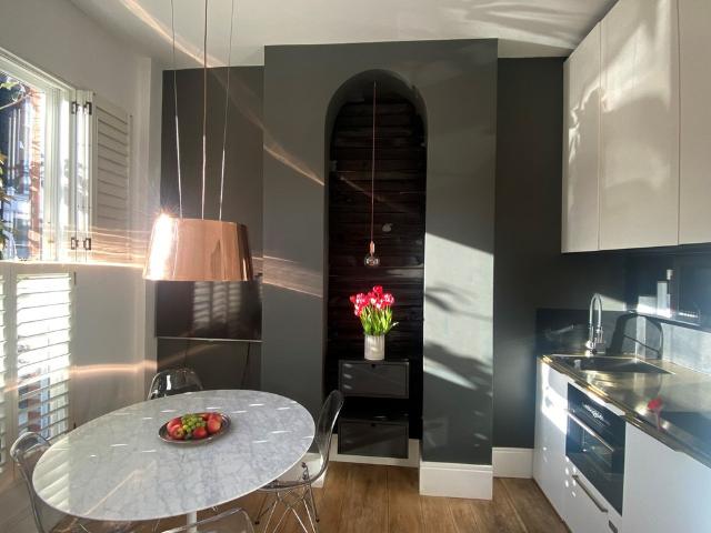 Queen's Park Small & Perfect Has an Apartment