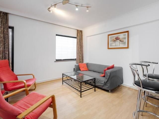 Queens Quay, Upper Thames Street, London EC4V, 1 bed flat to rent, £2,250 pcm | PrimeLocation