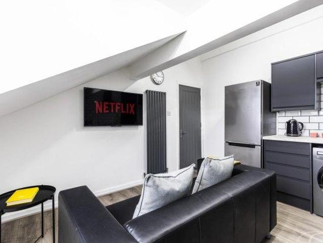 Queens Road 2 bed house share to rent £1,430 pcm £330 pw