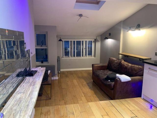 Queens Road, Teddington TW11, 2 bed flat to rent, £1,950 pcm | PrimeLocation