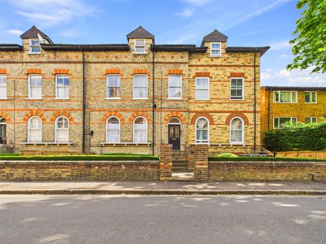 Queens Road, Twickenham TW1, 2 bed flat to rent, £2,100 pcm | PrimeLocation