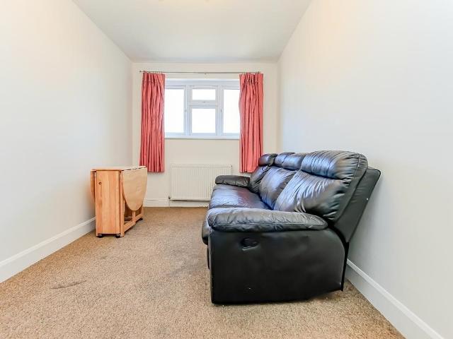 Queens Road, Watford WD17, 1 bed flat to rent, £1,050 pcm | PrimeLocation