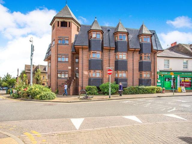 Queens Road, Watford WD17 1 bed flat to rent £1,225 pcm £283 pw
