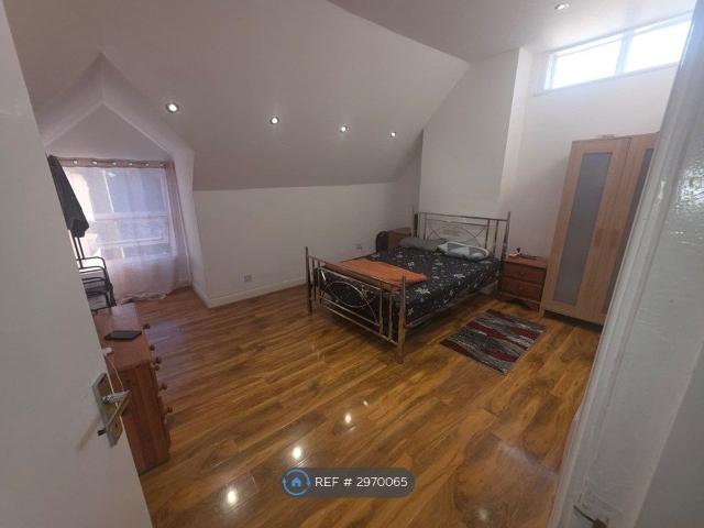 Queens Road, Watford WD17, 2 bed flat to rent, £1,850 pcm | PrimeLocation