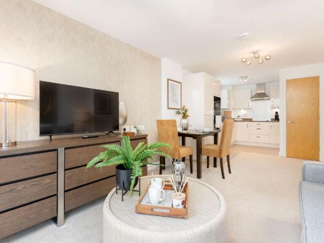 Queens Road, Weybridge KT13, 1 bed flat to rent, £3,310 pcm | PrimeLocation