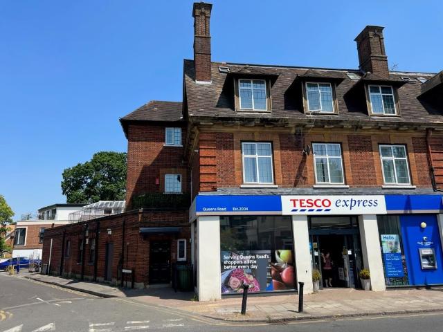 Queens Road, Weybridge, Surrey KT13, 1 bed flat to rent, £1,250 pcm | PrimeLocation