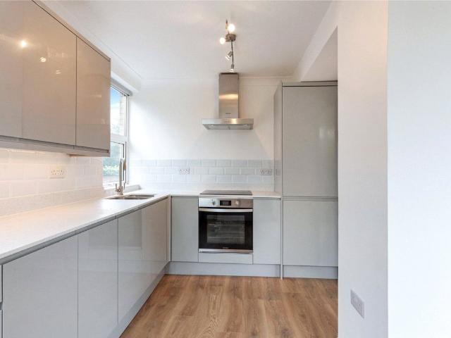 Queens Road, Weybridge, Surrey KT13, 2 bed flat to rent, £1,750 pcm | PrimeLocation