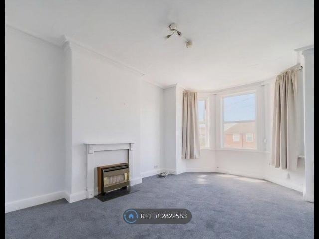 Queens Road, Wirral CH47, 1 bed flat to rent, £600 pcm | PrimeLocation