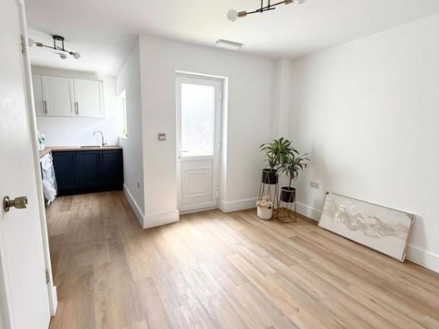 Queens Road, Aldershot GU11, 6 bed end terrace house to rent, £4,900 pcm | PrimeLocation