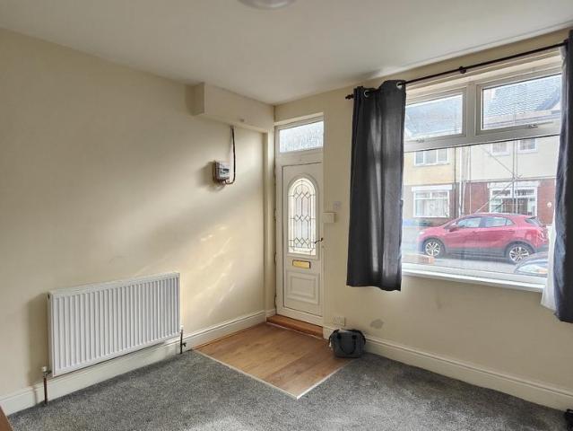 Queens Road, Askern, Doncaster, South. 2 bed terraced house to rent £700 pcm £162 pw