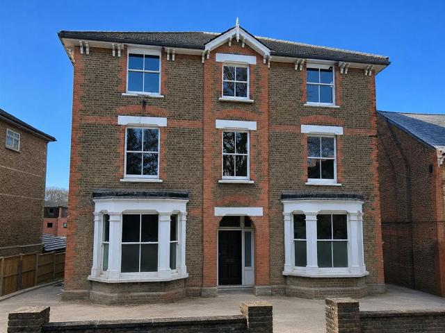 Queens Road, Canary House CM14, 1 bed flat to rent, £1,450 pcm | PrimeLocation