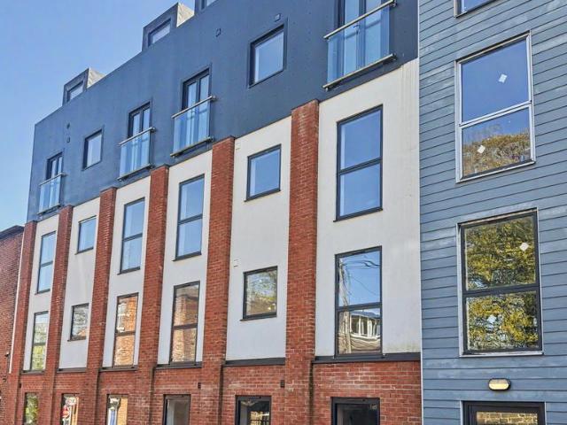 Queens Road, Chorley PR7 2 bed flat to rent £895 pcm £207 pw