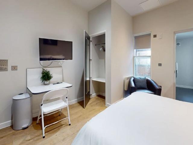 Queens Road, Clifton, Bristol BS8, Studio to rent, £1,700 pcm | PrimeLocation