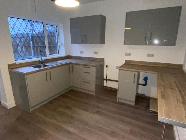Queens Road, Doncaster DN6, 2 bed property to rent, £700 pcm | PrimeLocation