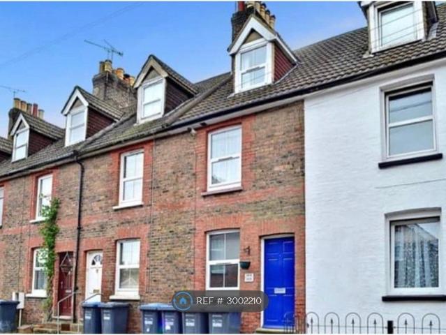 Queens Road, East Grinstead RH19, 1 bed flat to rent, £1,050 pcm | PrimeLocation