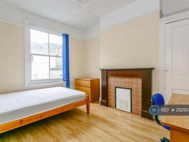 Queens Road, East Sussex, TN34 1 bed in a house share to rent £625 pcm £144 pw