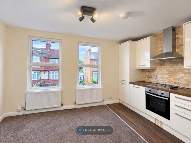Queens Road, Feltham TW13, 2 bed flat to rent, £1,600 pcm | PrimeLocation