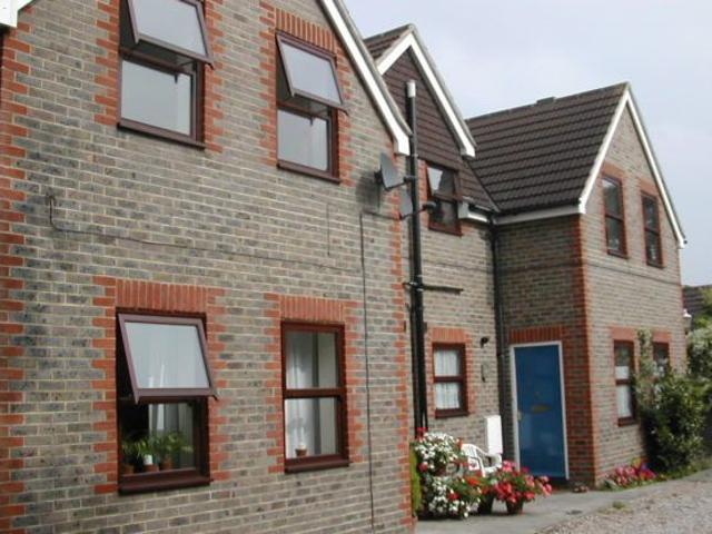 Queens Road, Haywards Heath RH16, 1 bed flat to rent, £1,025 pcm | PrimeLocation