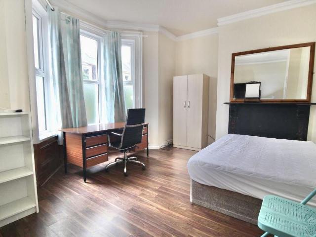 Queens Road, Jesmond, Newcastle Upon Tyne NE2, 3 bed shared accommodation to rent, £2,158 pcm | PrimeLocation