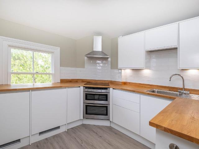 Queens Road, Kingston Upon Thames KT2, 1 bed flat to rent, £1,750 pcm | PrimeLocation